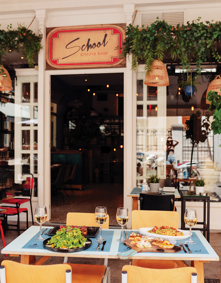 School Pizza Bar ¼