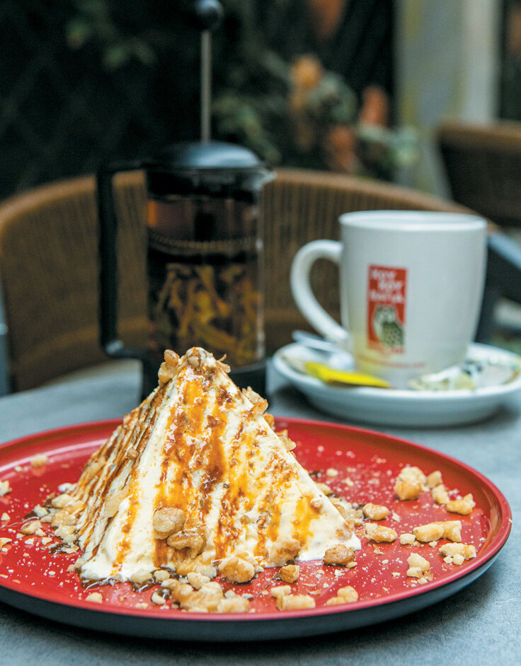 Koukouvaya: Το γλυκοπωλείο όπως πρέπει να είναι