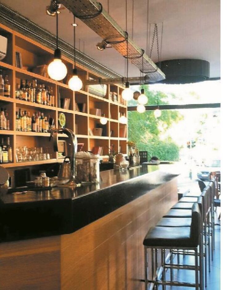 Rizzari 22 Cafe Restaurant