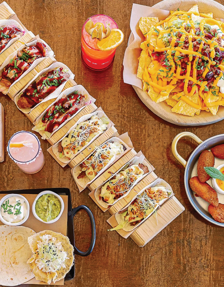 Buena Vista Social Bar: Αll-day πάρτι με θέα την Ακρόπολη