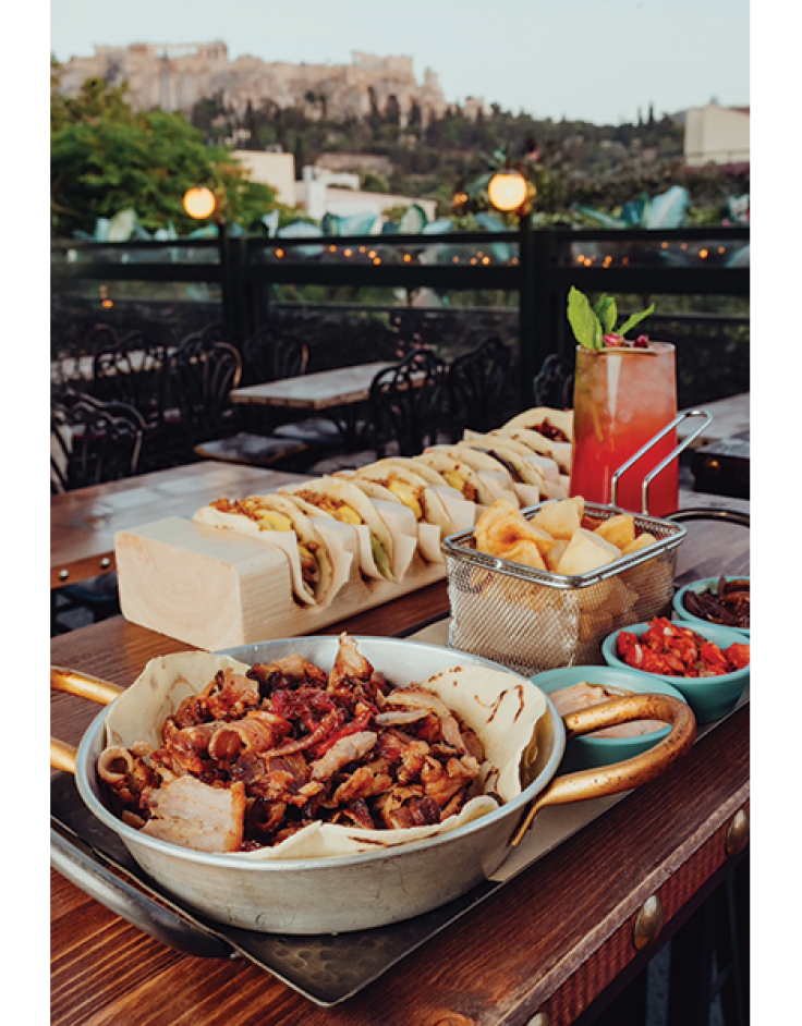 Buena Vista Social Bar: Αll-day πάρτι με θέα την Ακρόπολη