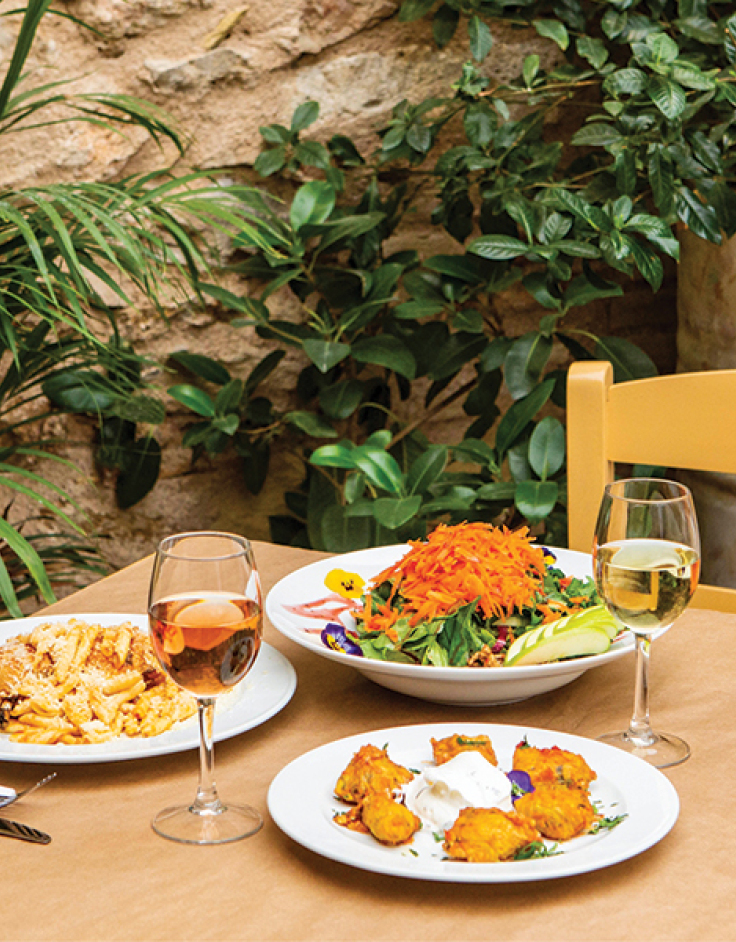 Το Αυγό του Κόκκορα: Παραδοσιακή κουζίνα καθημερινά