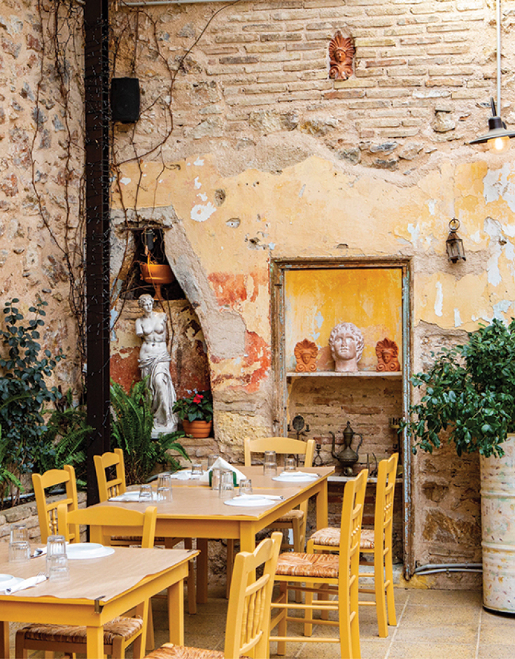 Το Αυγό του Κόκκορα: Παραδοσιακή κουζίνα καθημερινά