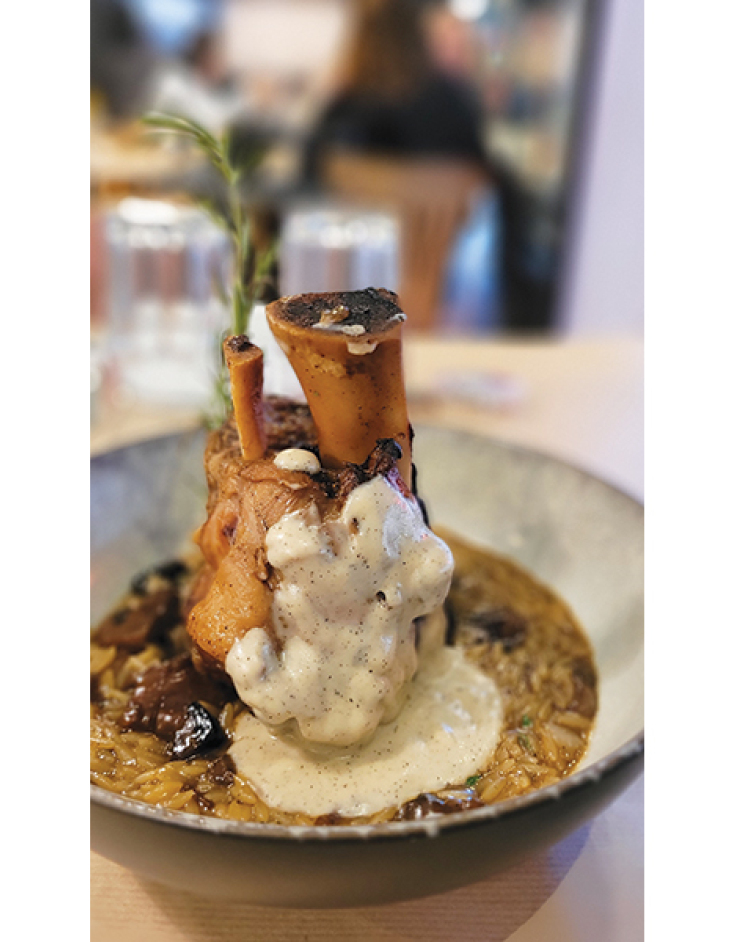 Το Μαύρο Πρόβατο του Press Café: Εδώ που οι αθηναϊκές παρέες δίνουν το σταθερό ραντεβού τους