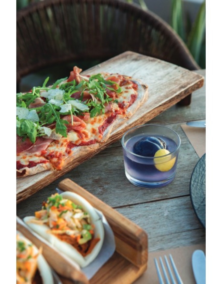 Ερμού 18: Ένα «κρυφό» all day στέκι με θέα Ακρόπολη, για το οποίο μιλάει όλη η πόλη!