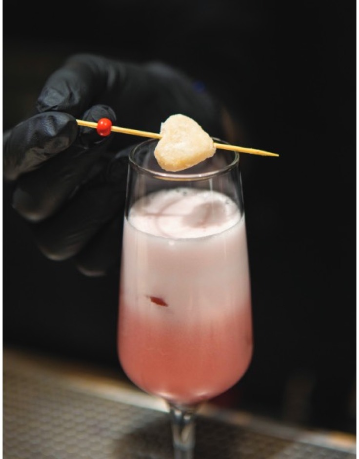 Ερμού 18: Ένα «κρυφό» all day στέκι με θέα Ακρόπολη, για το οποίο μιλάει όλη η πόλη!