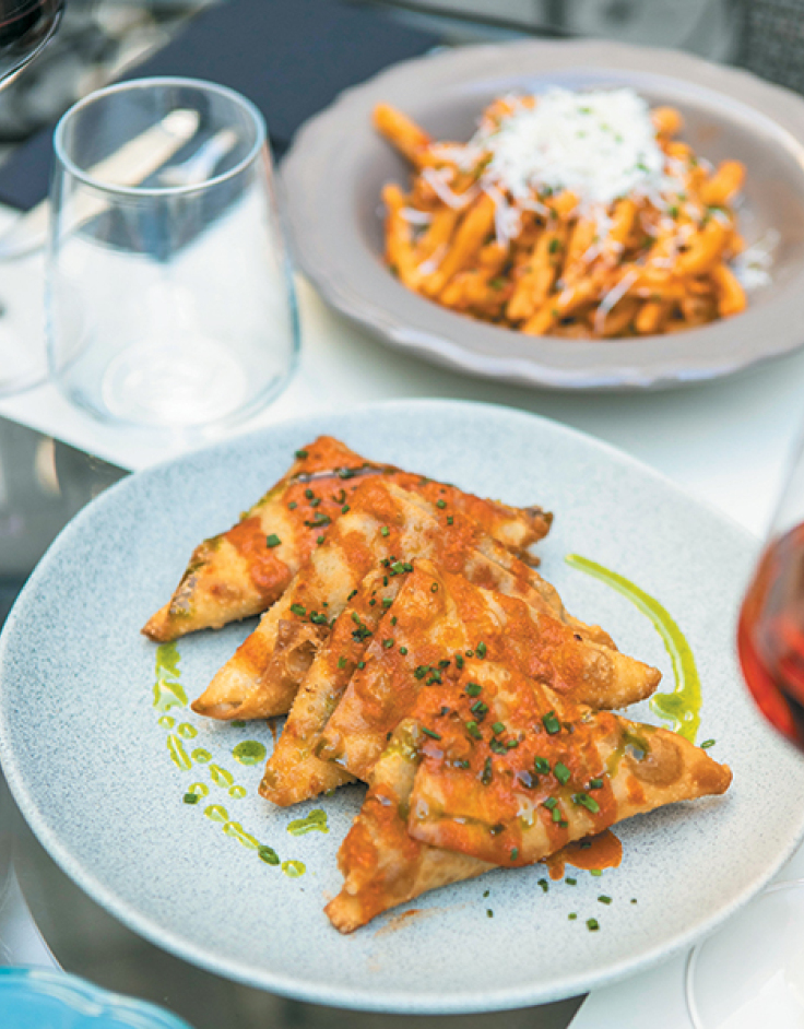 Shakespeare in Love: To all-day στέκι του Πειραιά ανανεώνει το μενού του και παραμένει πολύ δημοφιλές