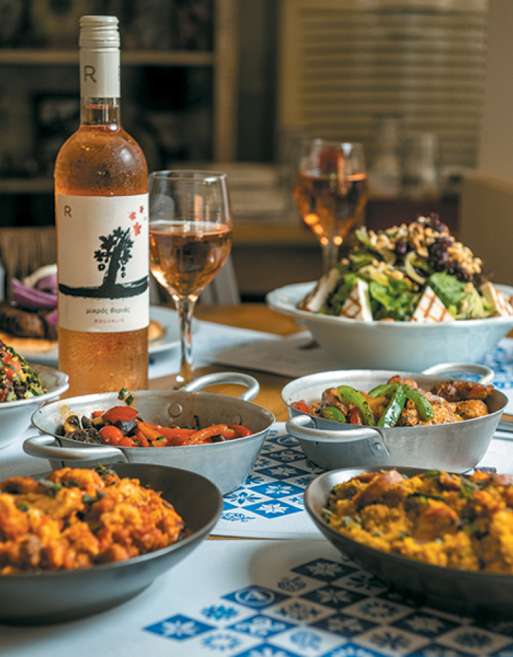 Κυβέλη: Εδώ οι γιορτές είναι οικογενειακή (και πολύ νόστιμη) υπόθεση