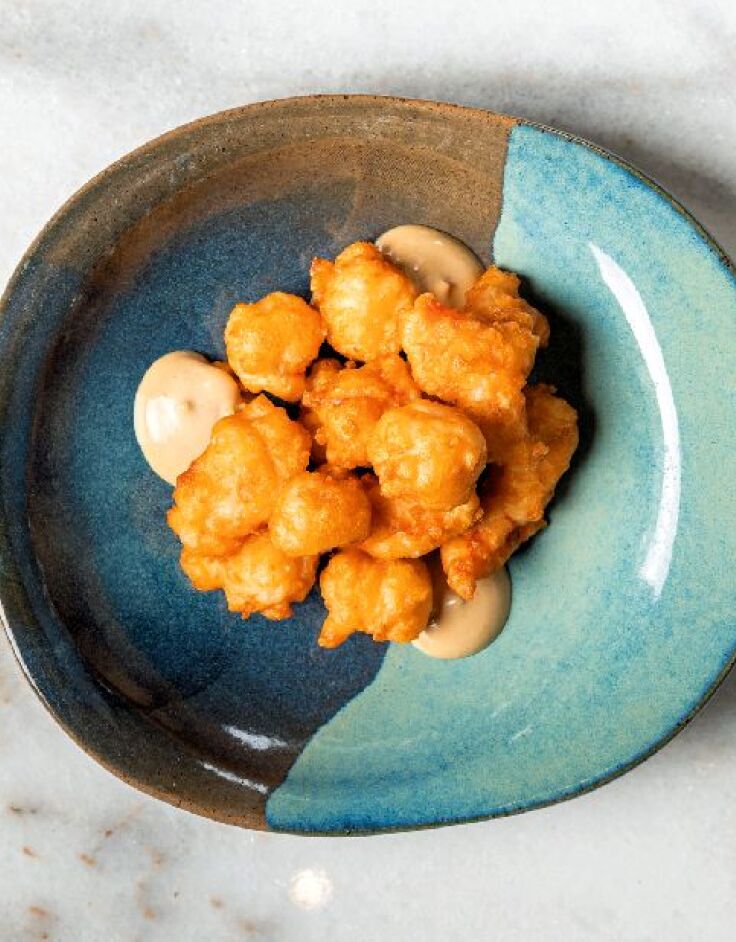 Dopios: Το σύγχρονο μεζεδοπωλείο της πλατείας Αγίων Θεοδώρων