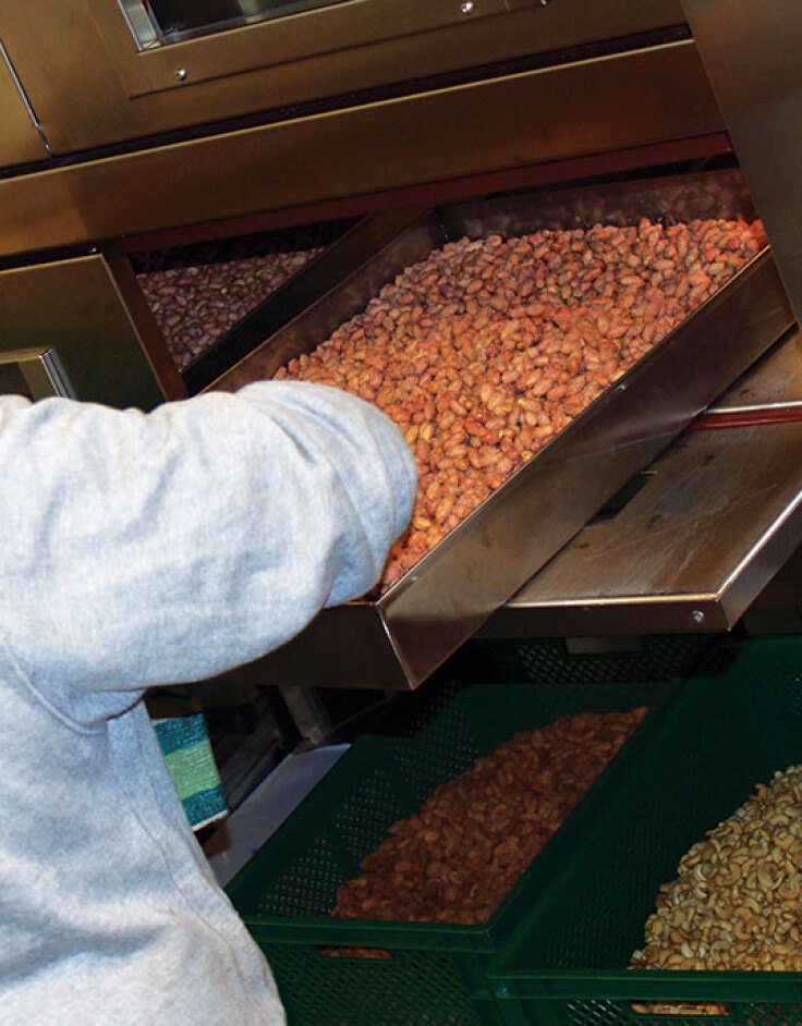 Assos ξηροί καρποί: Ξηροκαρπάδικο με ιστορία από το 1948