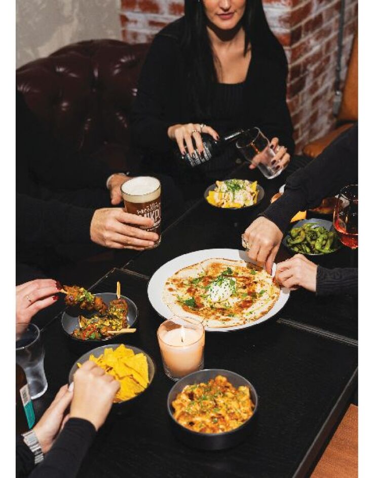 Εννέα Βήτα Social Drinkery