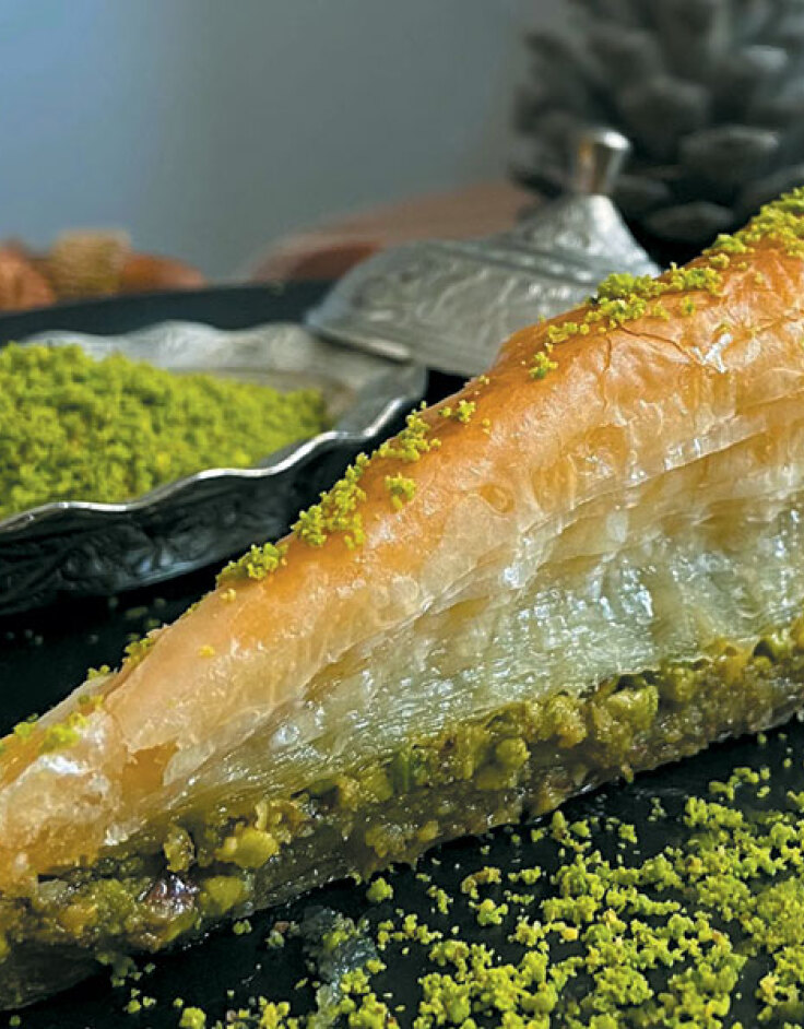 Baklavas: Πολίτικα γλυκά που μοσχομυρίζουν βούτυρο και τέλεια τσουρέκια