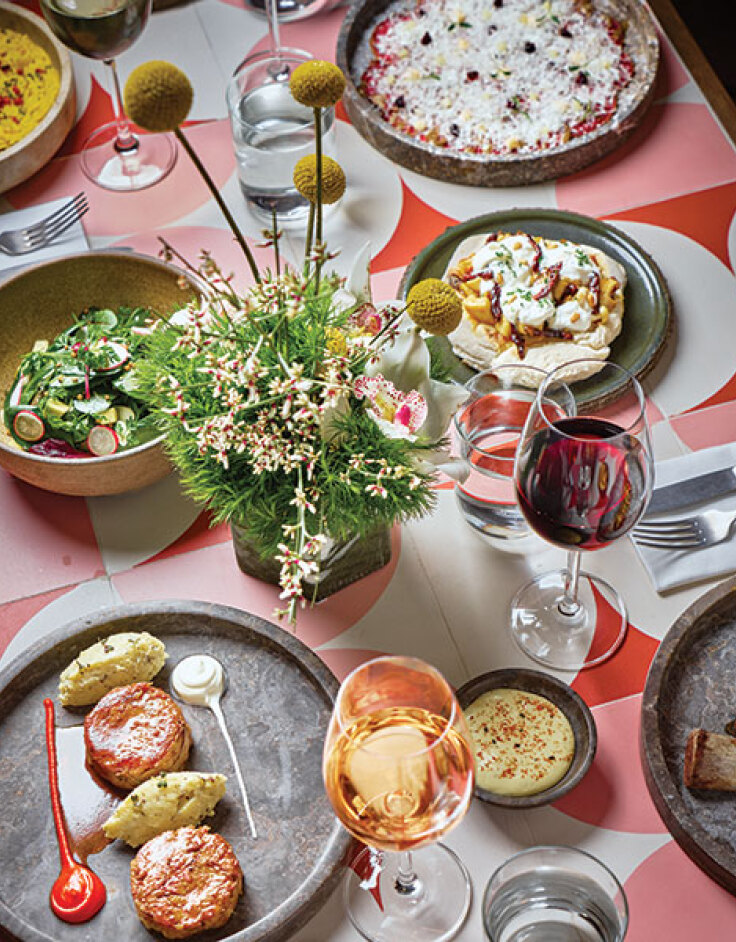 Yphes: Η νέα κρυφή all day αυλή της Αθήνας