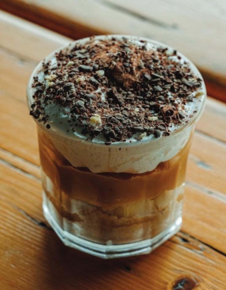 Φυσαρμόνικα: Το μεζεδοπωλείο που παντρεύει το μοντέρνο με το παραδοσιακό 