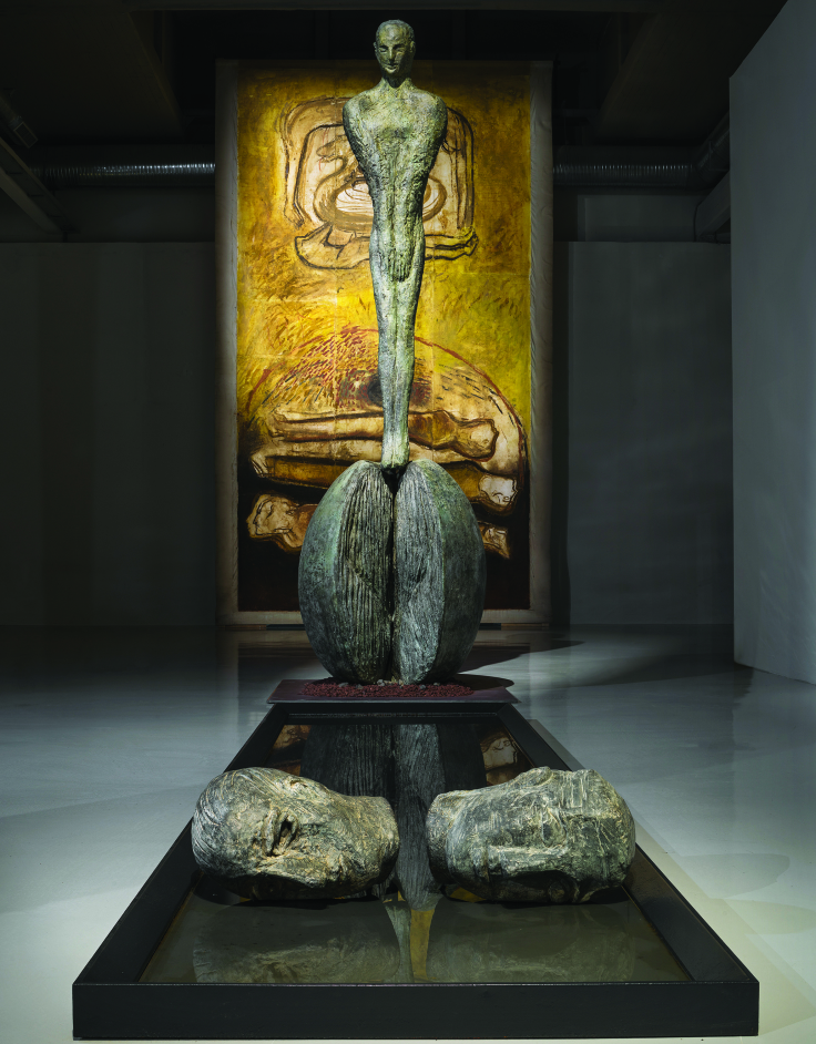 Έργο της εικαστικού Βάνας Ξένου από τη μεγάλη αναδρομική έκθεση της στην Ελευσίνα, με τίτλο «Μυστήριο 15 - Το Ανοιχτό Μουσείο. Γιατί η Ελευσίνα σήμερα; Από τη Μελαγχολία στο Όνειρο» ©Boris Kirpotin