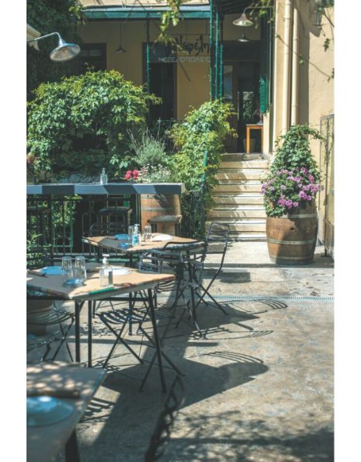 Η φιλοσοφία είναι μεζέδες για τη μέση, για να τους μοιράζεται η παρέα. 