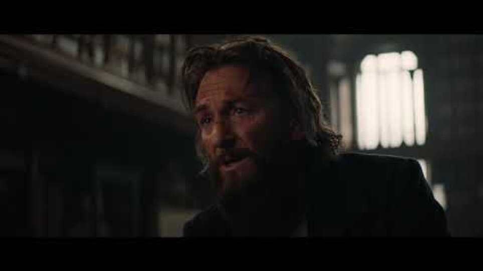 Ο ΚΑΘΗΓΗΤΗΣ ΚΑΙ Ο ΤΡΕΛΟΣ (The Professor and The Madman) - Official Trailer