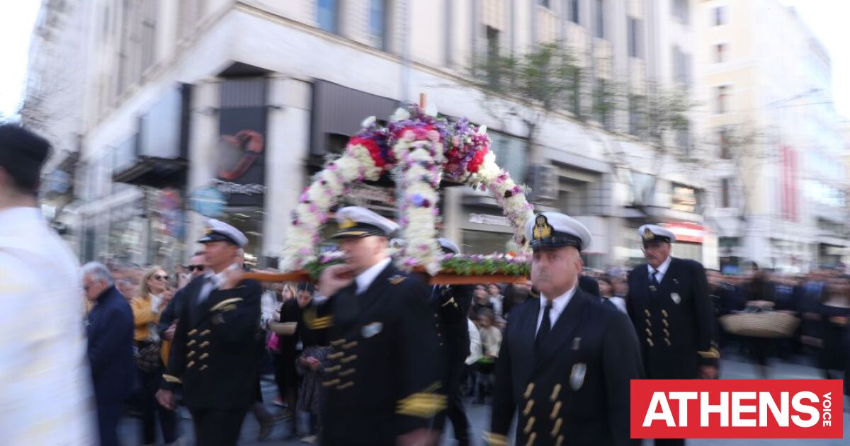 Θεσσαλονίκη: Με κατάνυξη η πρώτη περιφορά Επιταφίου στον Άγιο Μηνά