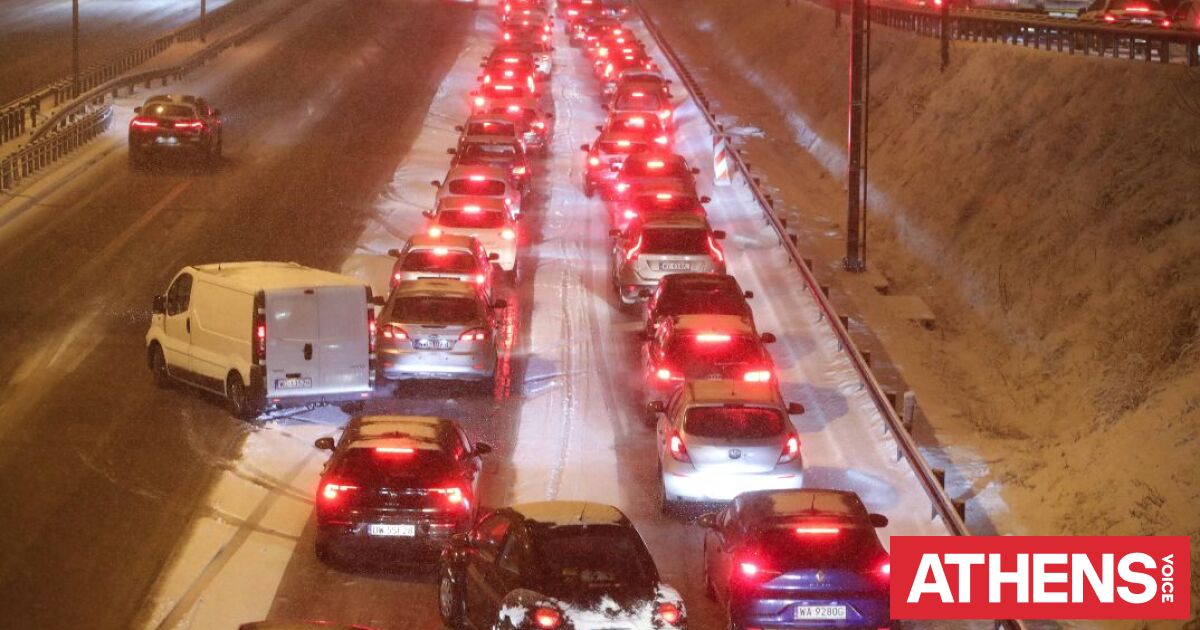 Καναδάς: Χιονοθύελλα εγκλώβισε 300 οχήματα σε αυτοκινητόδρομους στην Αλμπέρτα