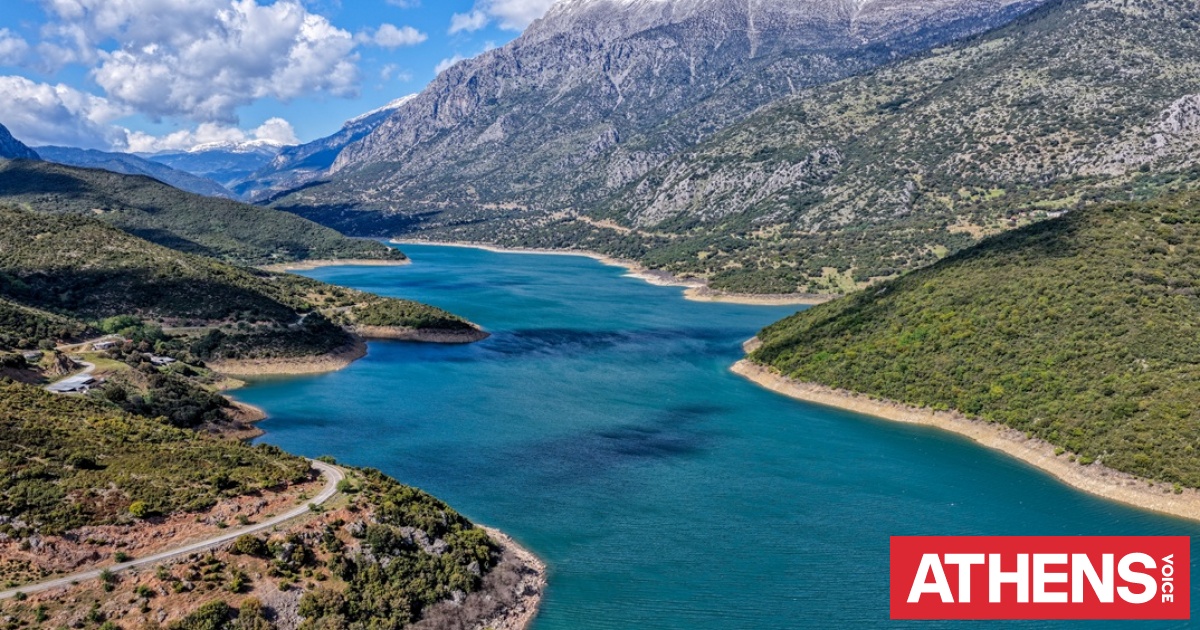 Λίμνη Μόρνου: Σε υψηλά επίπεδα η στάθμη, βυθίστηκε πλήρως το χωριό Κάλλιο - Δείτε εικόνες
