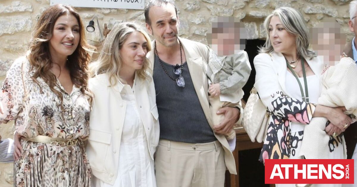 Πάνος Μουζουράκης και Μαριλού Κόζαρη βάφτισαν τον γιο τους - Νονά η Έλενα Παπαρίζου