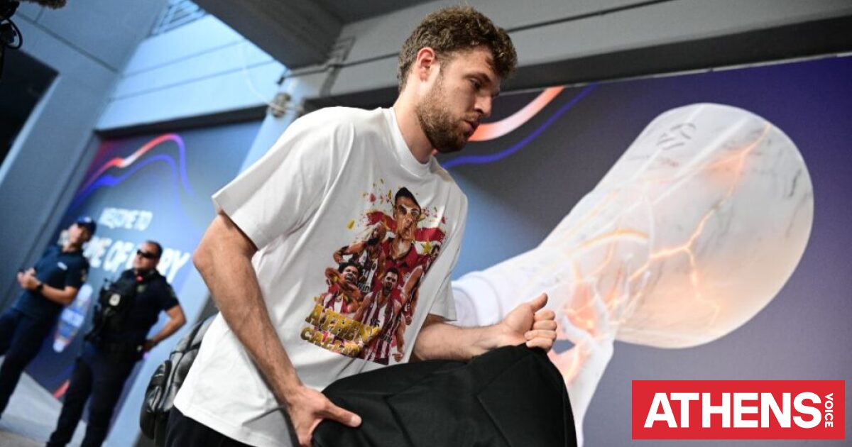 Final Four 2026: «Athens calling…» – Η άφιξη του Ολυμπιακού στο T-Center και το επικό μπλουζάκι του Βεζένκοφ