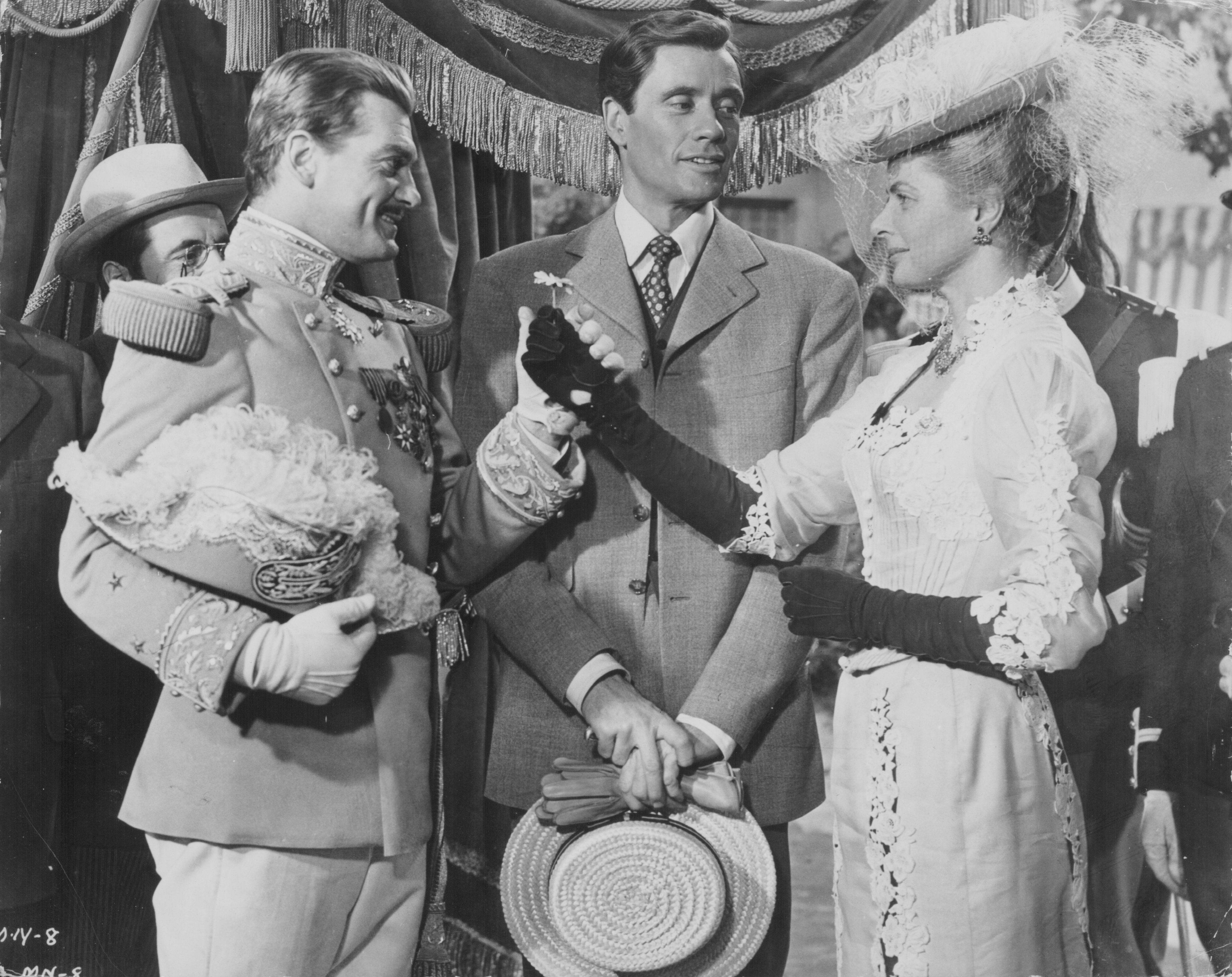 Οι ηθοποιοί Ingrid Bergman, Jean Marais και Mel Ferrer στην ταινία «Elena and Her Men», 1956 