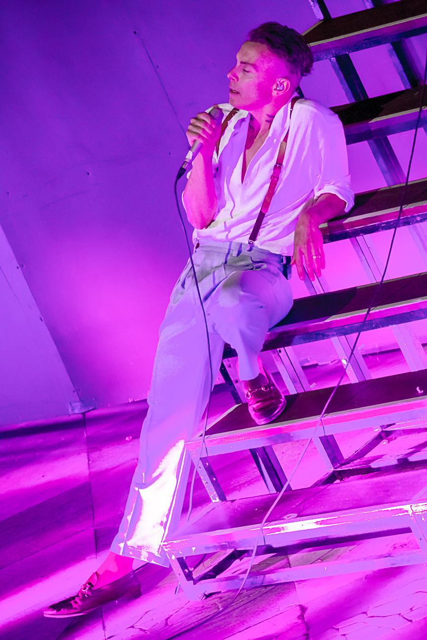 Φωτορεπορτάζ από τη συναυλία του Asaf Avidan στην Αθήνα, στο Ωδείο Ηρώδου Αττικού, την Πέμπτη 22 Σεπτεμβρίου 2022