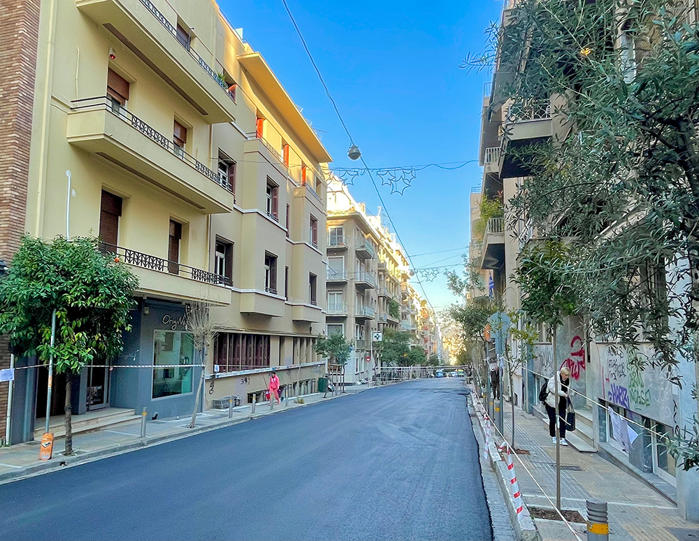 Σπάνιες εικόνες από την πολύβουη οδό Σκουφά στο Κολωνάκι