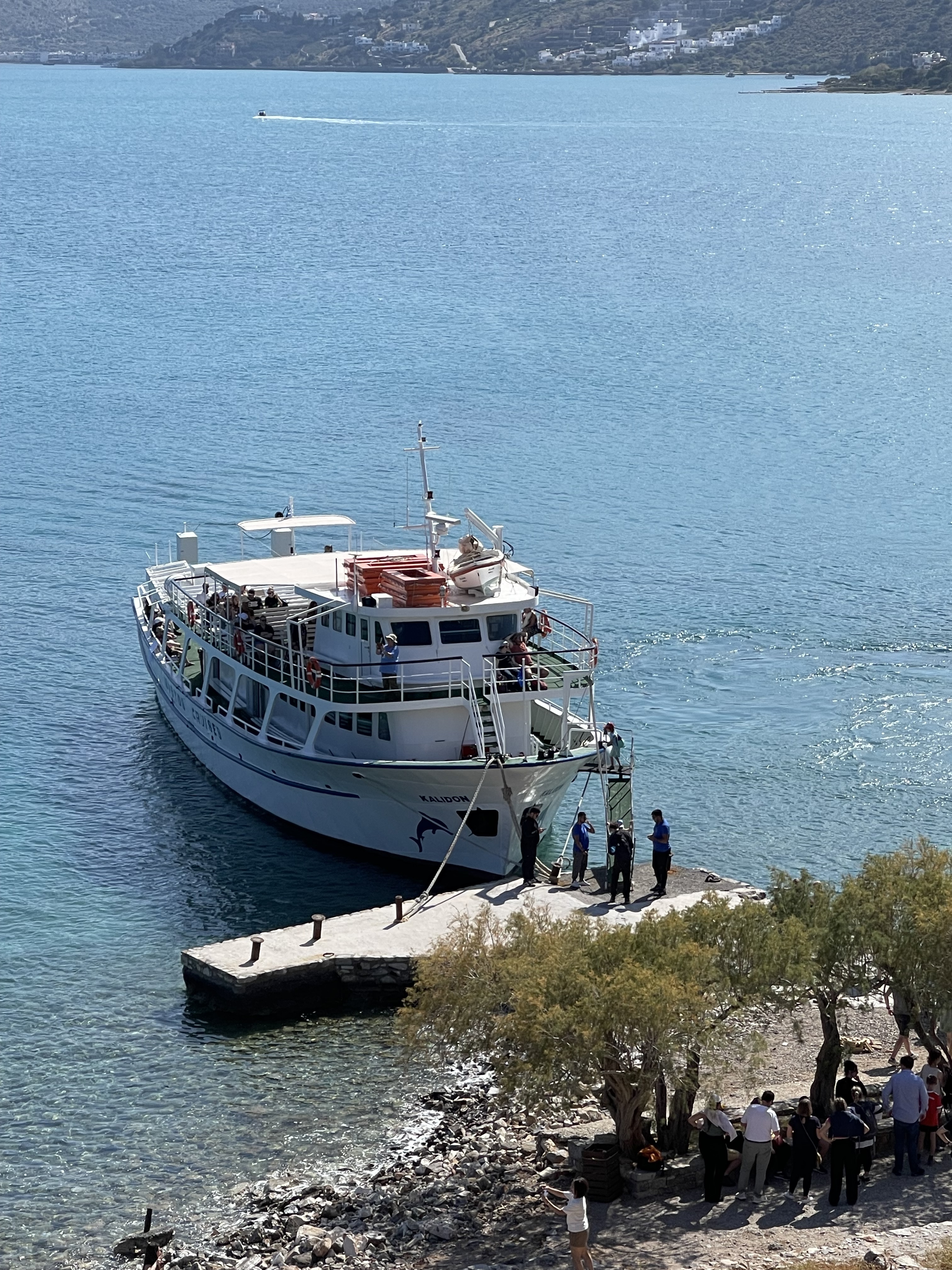 Οδοιπορικό στο χωριό Πλάκα, στη Σπιναλόγκα, εκεί που γυρίστηκε η τηλεοπτική σειρά «Το Νησί»