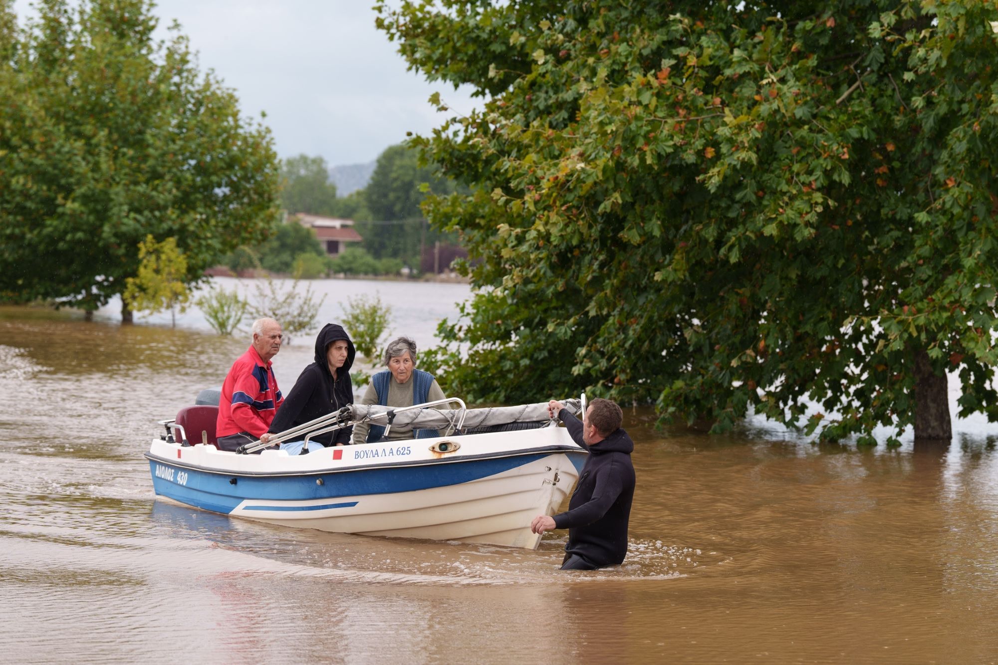 Ώρες αγωνίας ζουν εκατοντάδες κάτοικοι στα χωριά της Καρδίτσας ©Konstantinos Tsakalidis / SOOC 