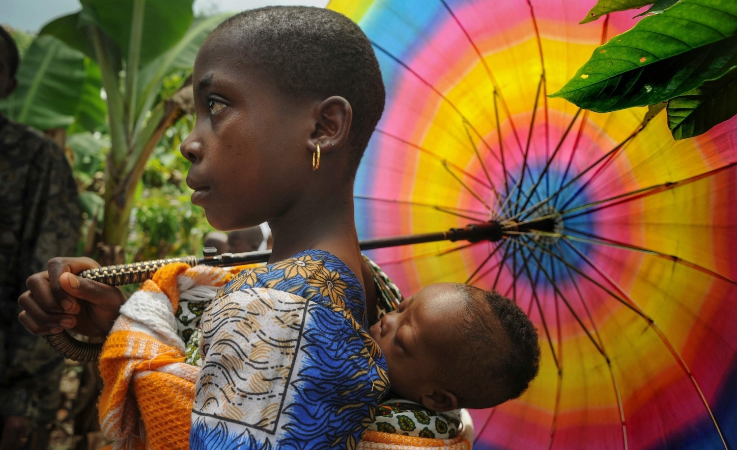 άνθρωποι σε τροπικό δάσος