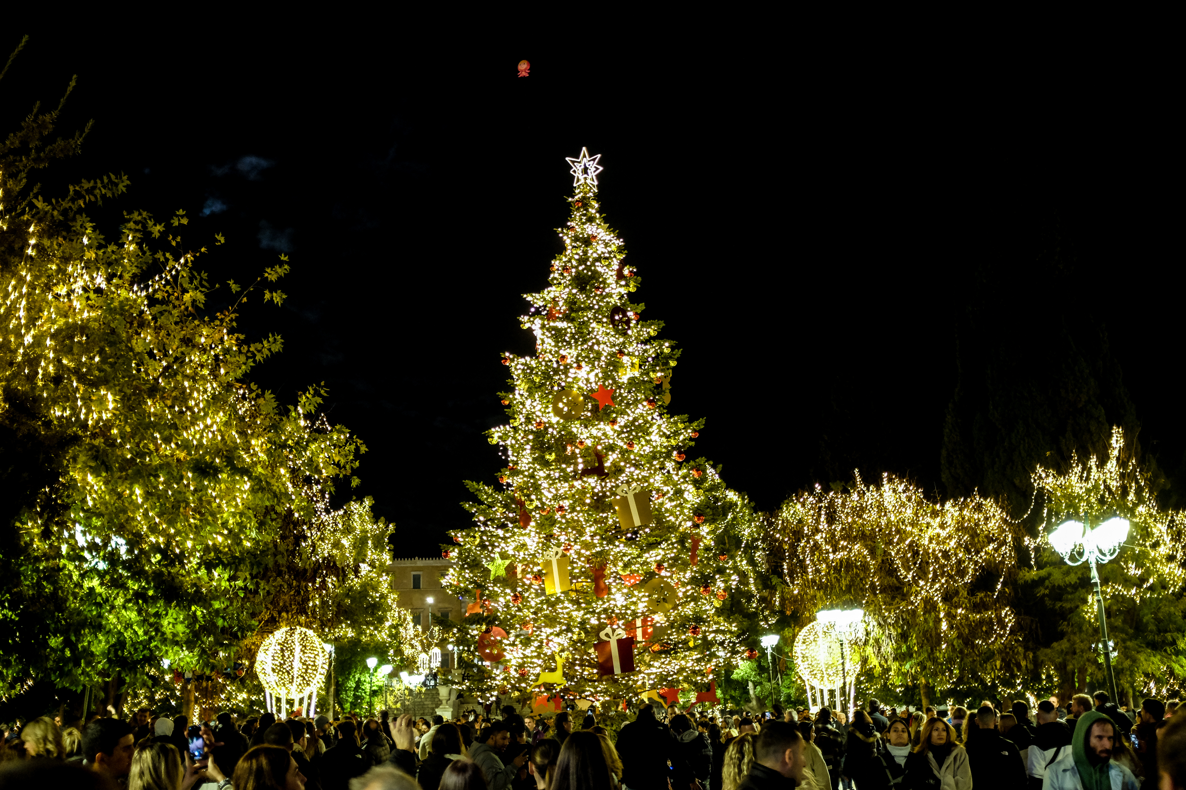 Η διακόσμηση στο Σύνταγμα