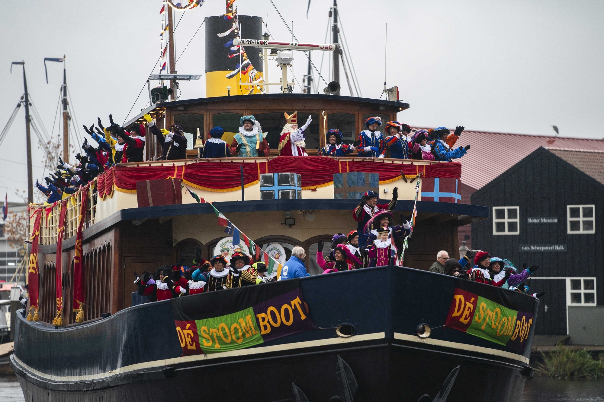 Το πλοίο του Sinterklaas, της ολλανδικής εκδοχής του Αϊ-Βασίλη