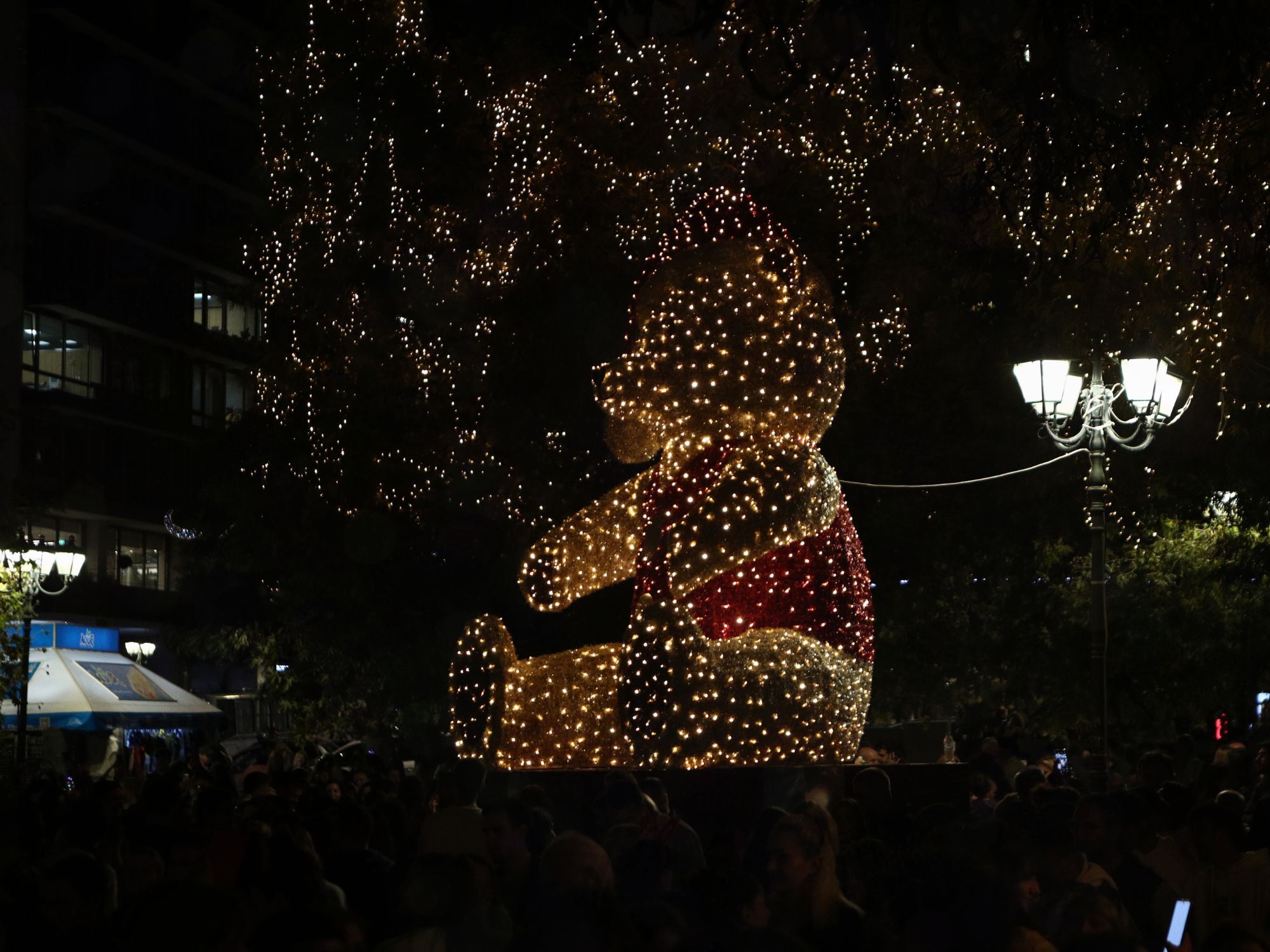 Η στολισμένη πλατεία Συντάγματος