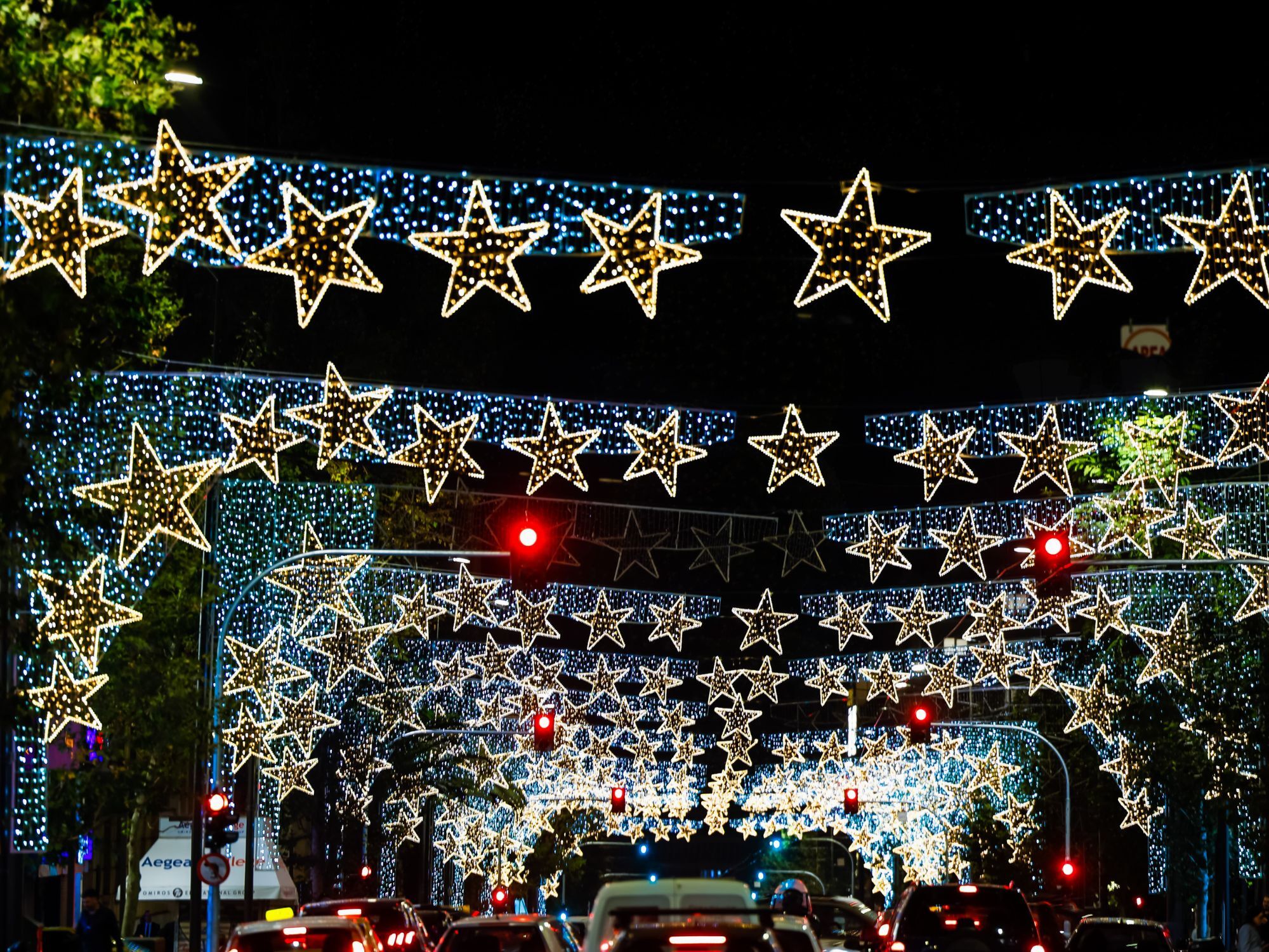 Η στολισμένη πλατεία Συντάγματος