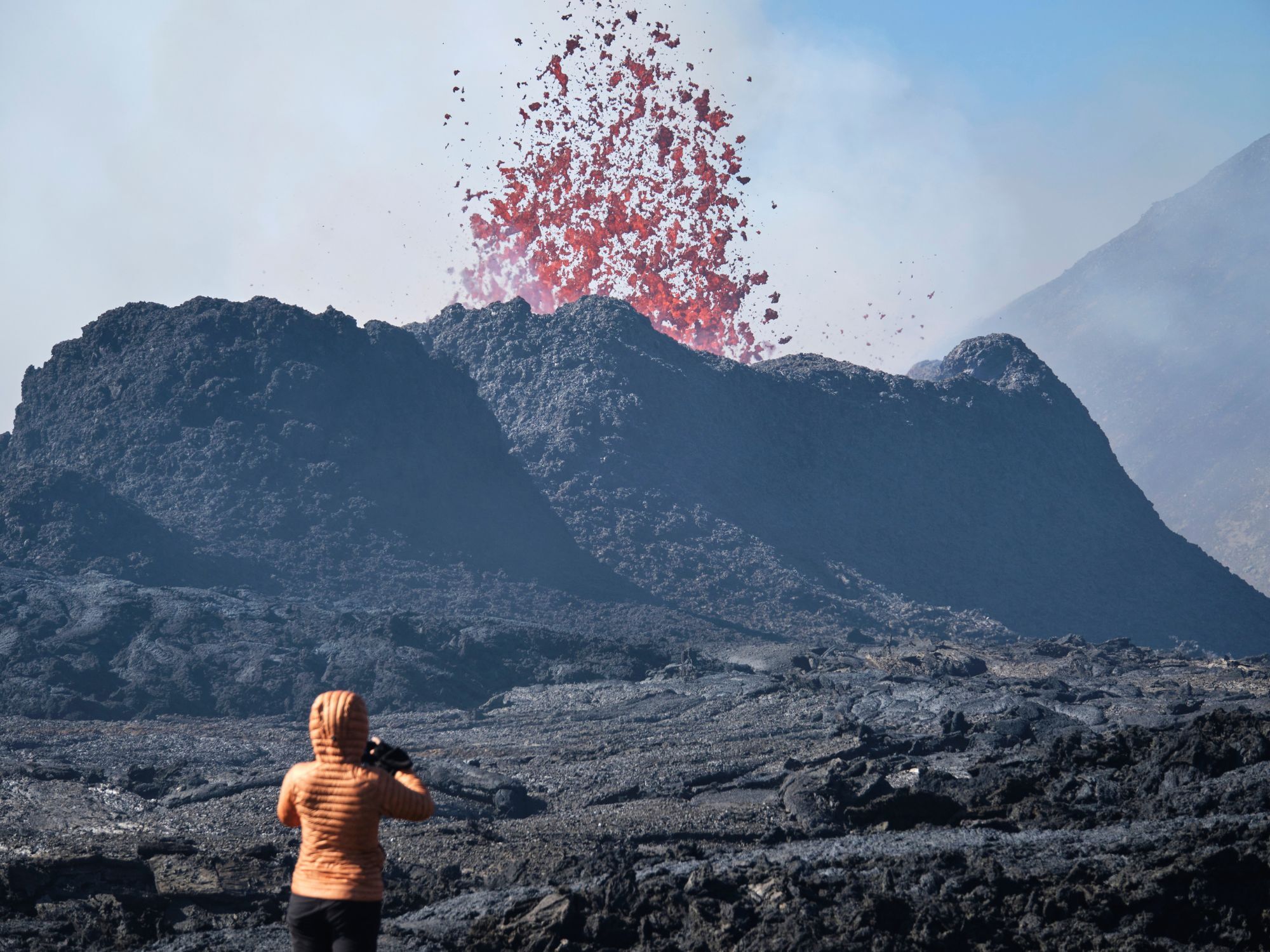 Συνεχιζόμενη ηφαιστειακή έκρηξη 30 χιλιόμετρα νότια της πρωτεύουσας Ρέικιαβικ στην Ισλανδία 