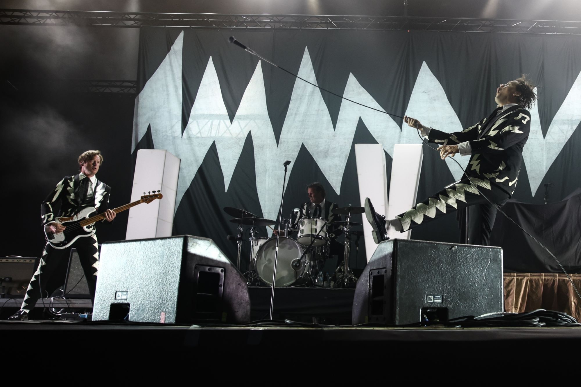 Συναυλία των Artic Monkeys και των Hives , στο Release Athens Festival 2023, στις 20 Ιουλίου,2023