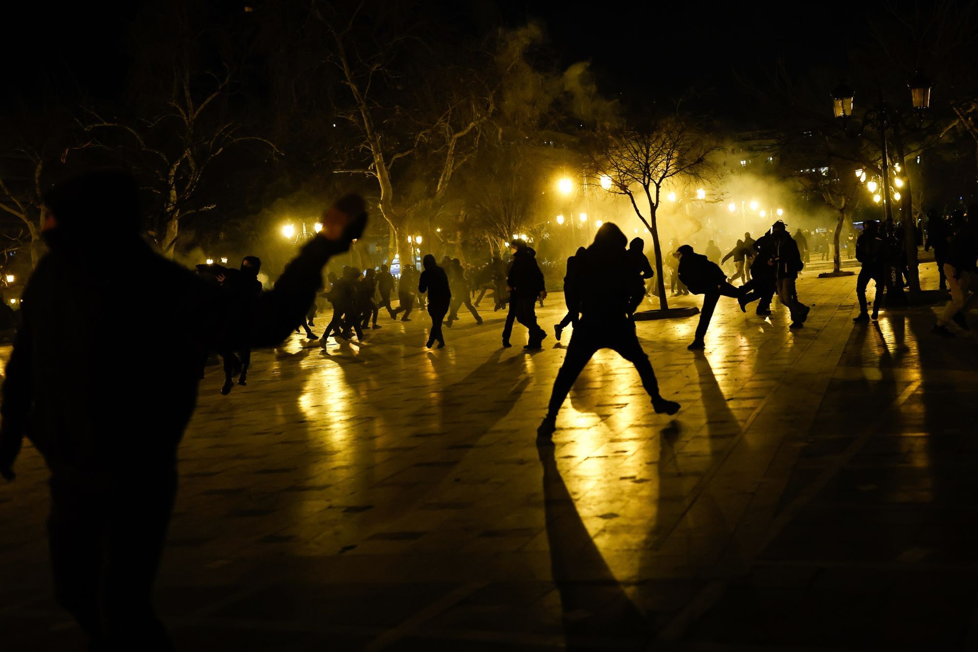 Επεισόδια στο περιθώριο της πορείας που πραγματοποιήθηκε στη Θεσσαλονίκη, στο πλαίσιο της 24ωρης γενικής απεργίας σε ένδειξη διαμαρτυρίας για την τραγωδία των Τεμπών