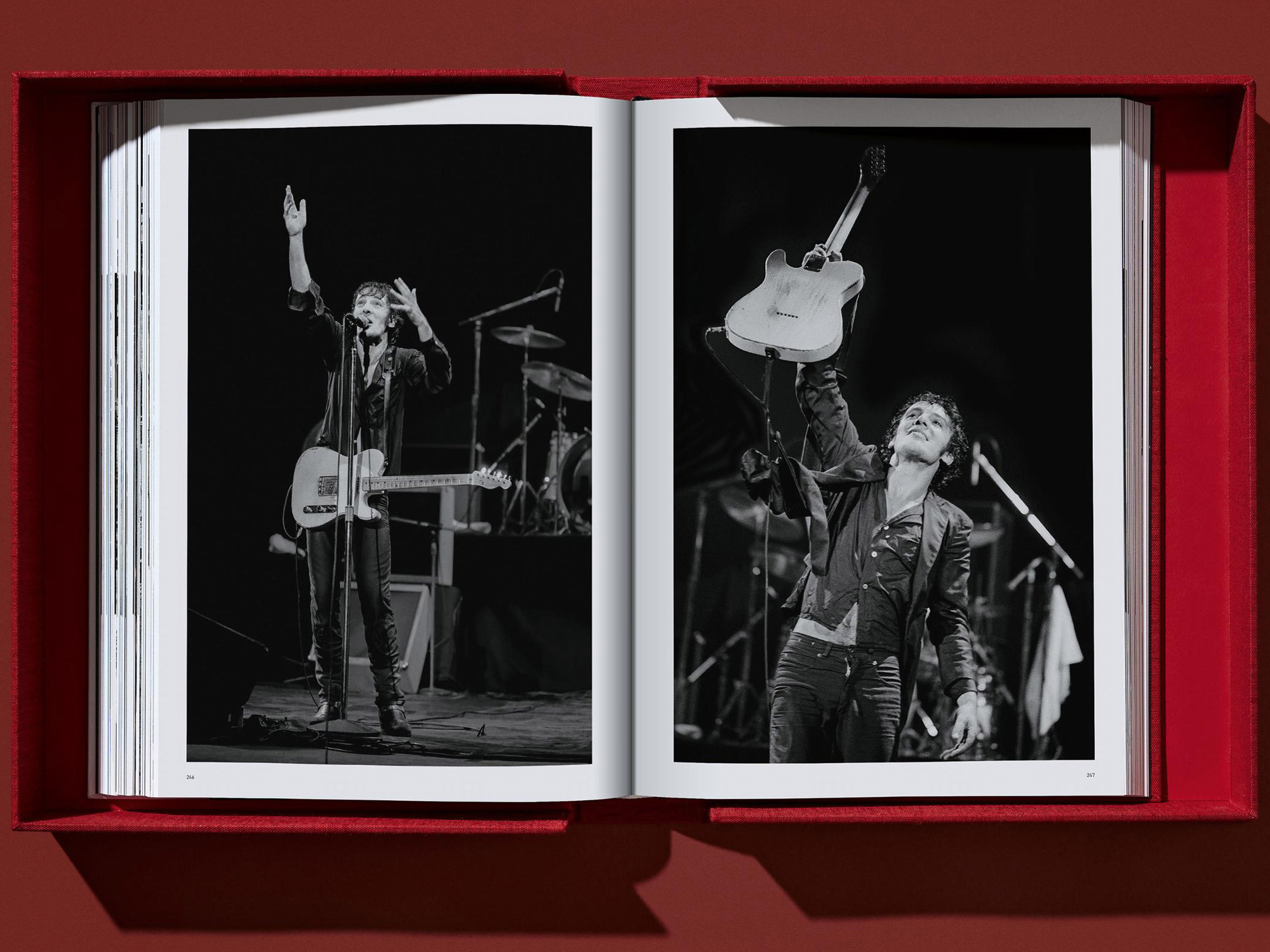 Bruce Springsteen & the E Street Band - Darkness at the Edge of Town