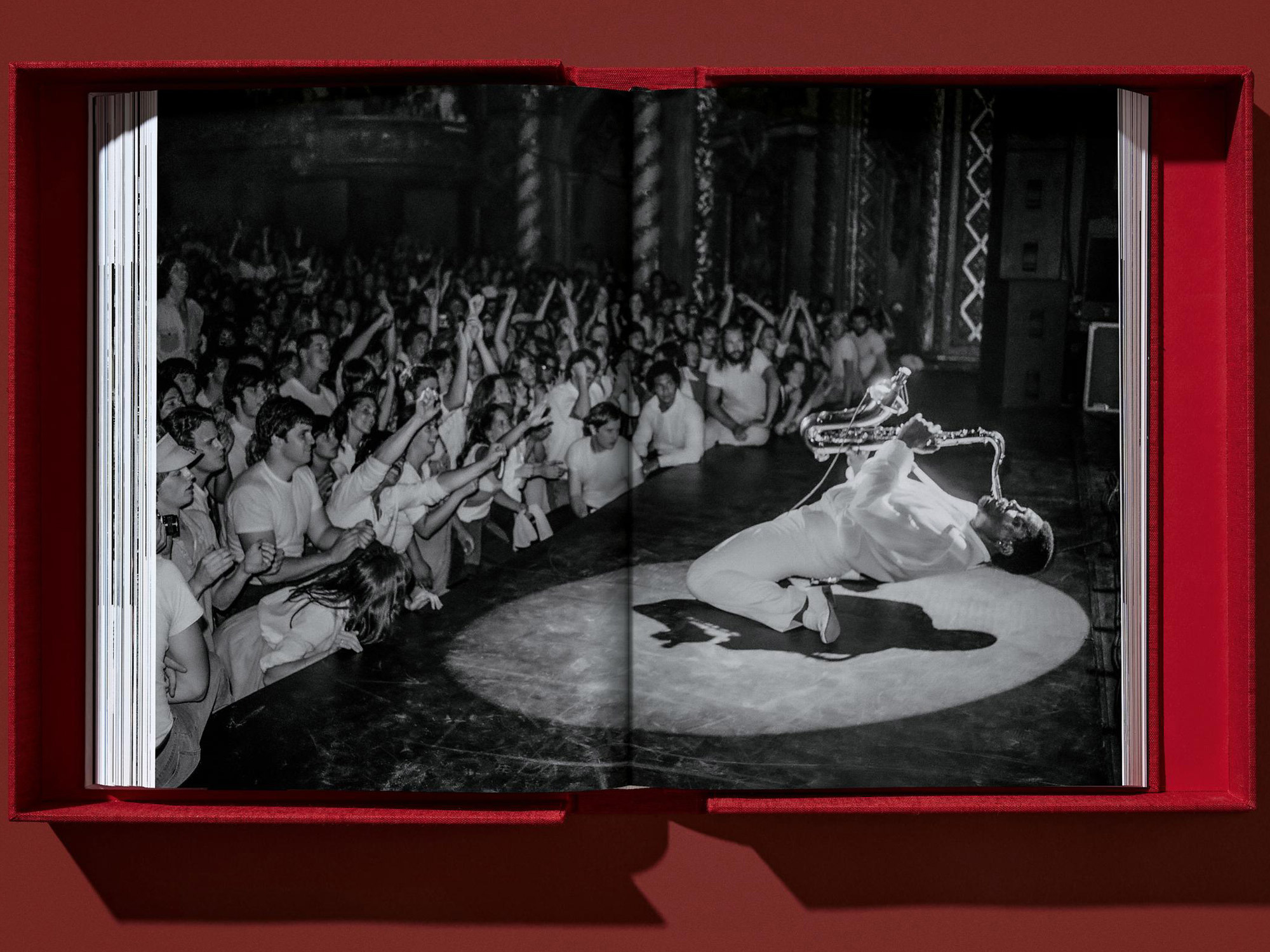 Bruce Springsteen & the E Street Band - Darkness at the Edge of Town