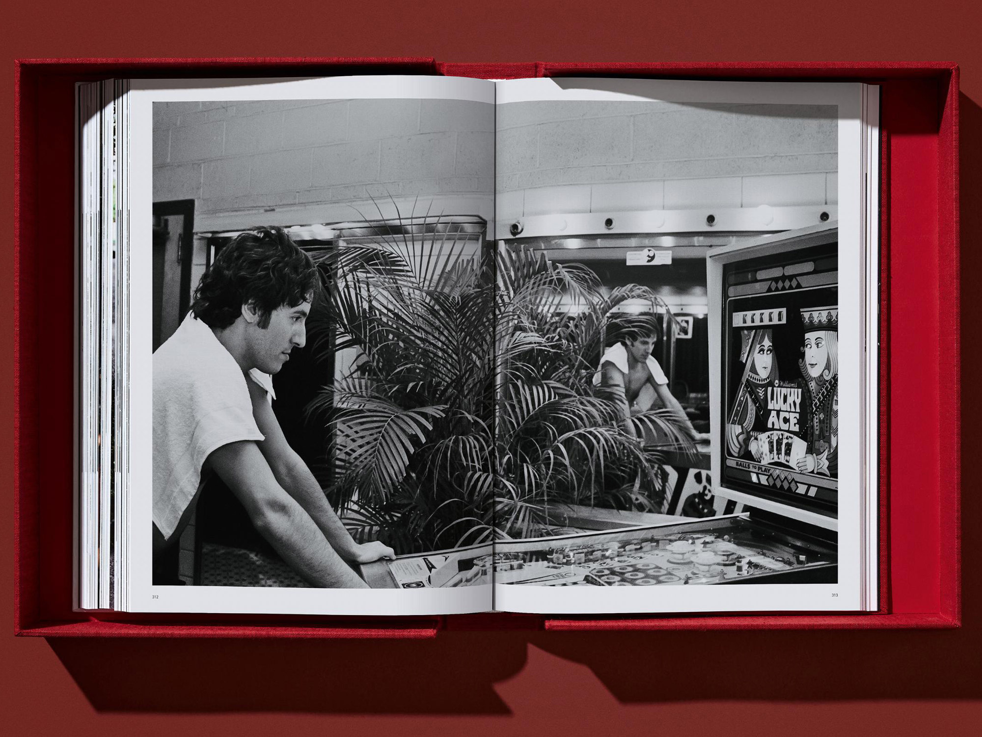 Bruce Springsteen & the E Street Band - Darkness at the Edge of Town