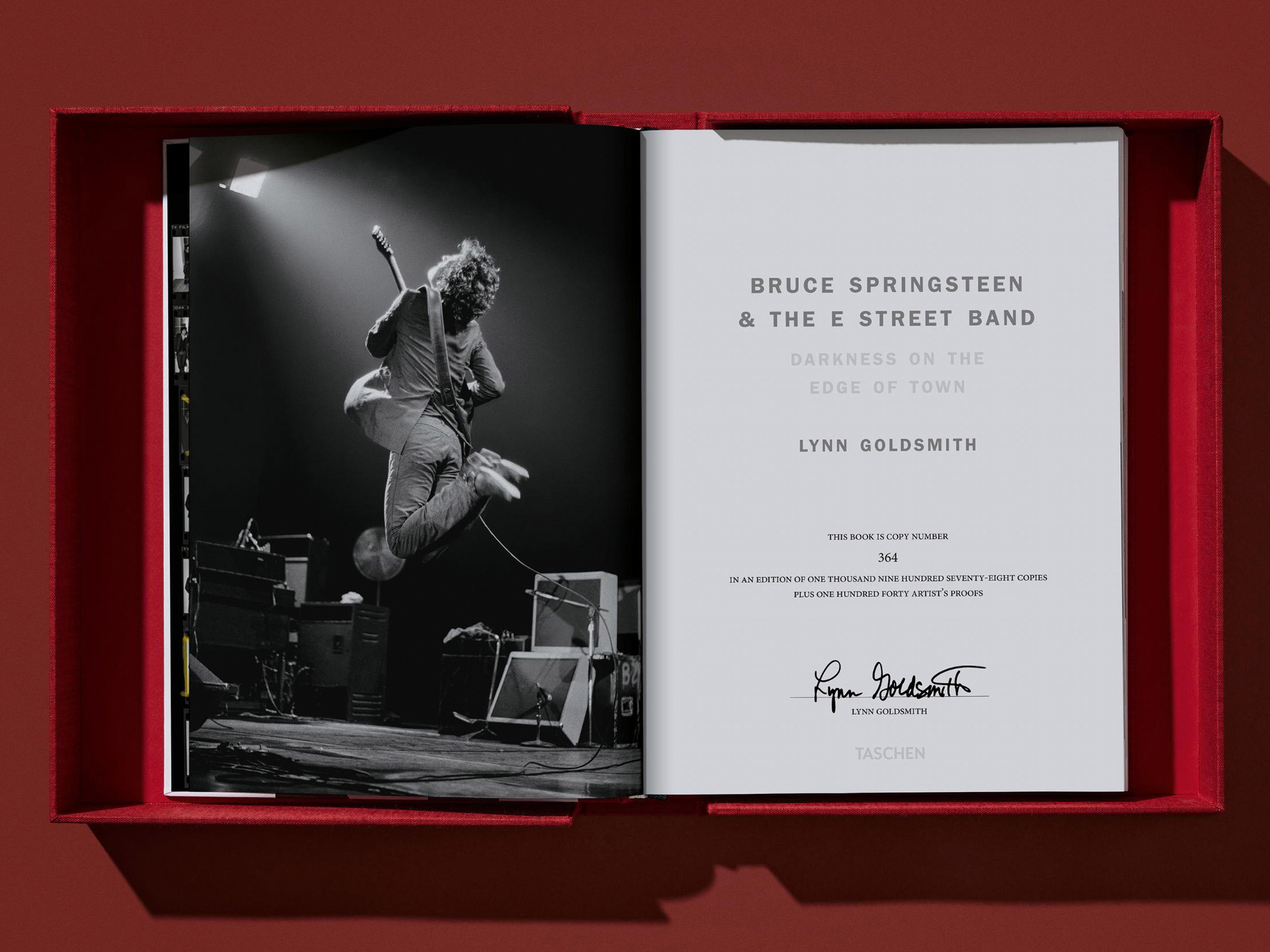 Bruce Springsteen & the E Street Band - Darkness at the Edge of Town
