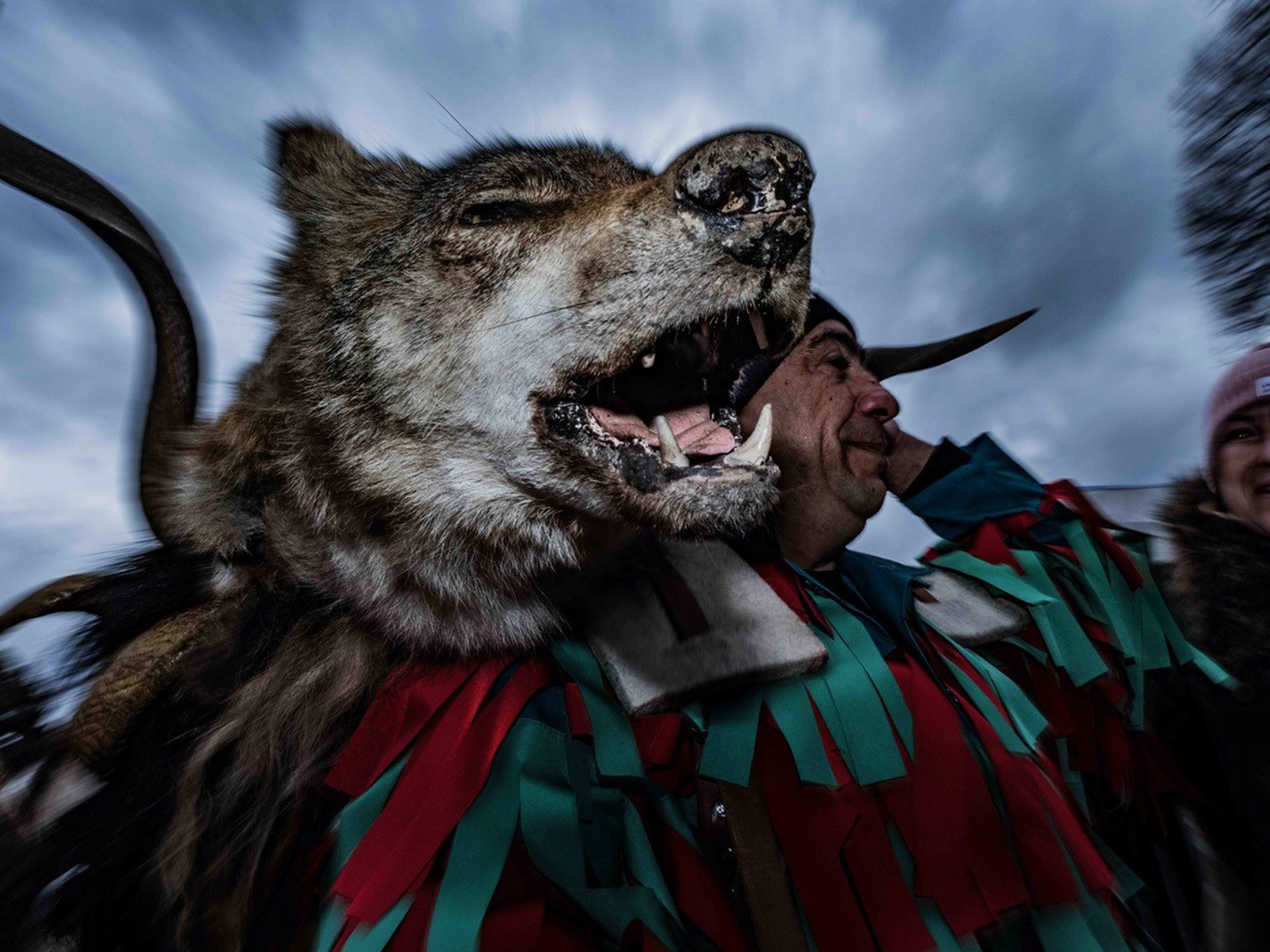Surva Festival: Ένα Photo Story του Τάσσου Βρετού από την καρναβαλική γιορτή στη Βουλγαρία