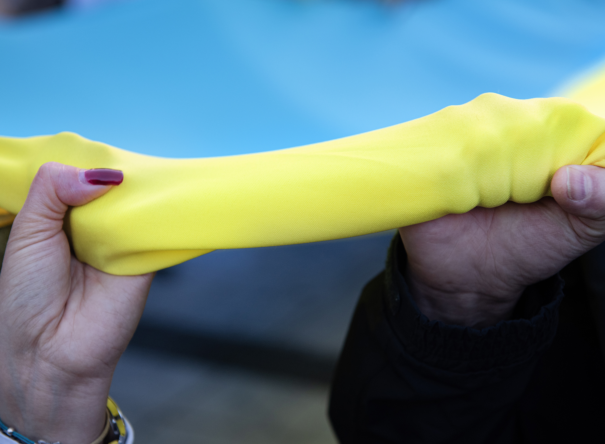 Δύο χρόνια από τη ρωσική εισβολή στην Ουκρανία: Φωτορεπορτάζ από την ειρηνική πορεία υποστήριξης της Ουκρανίας στην Αθήνα