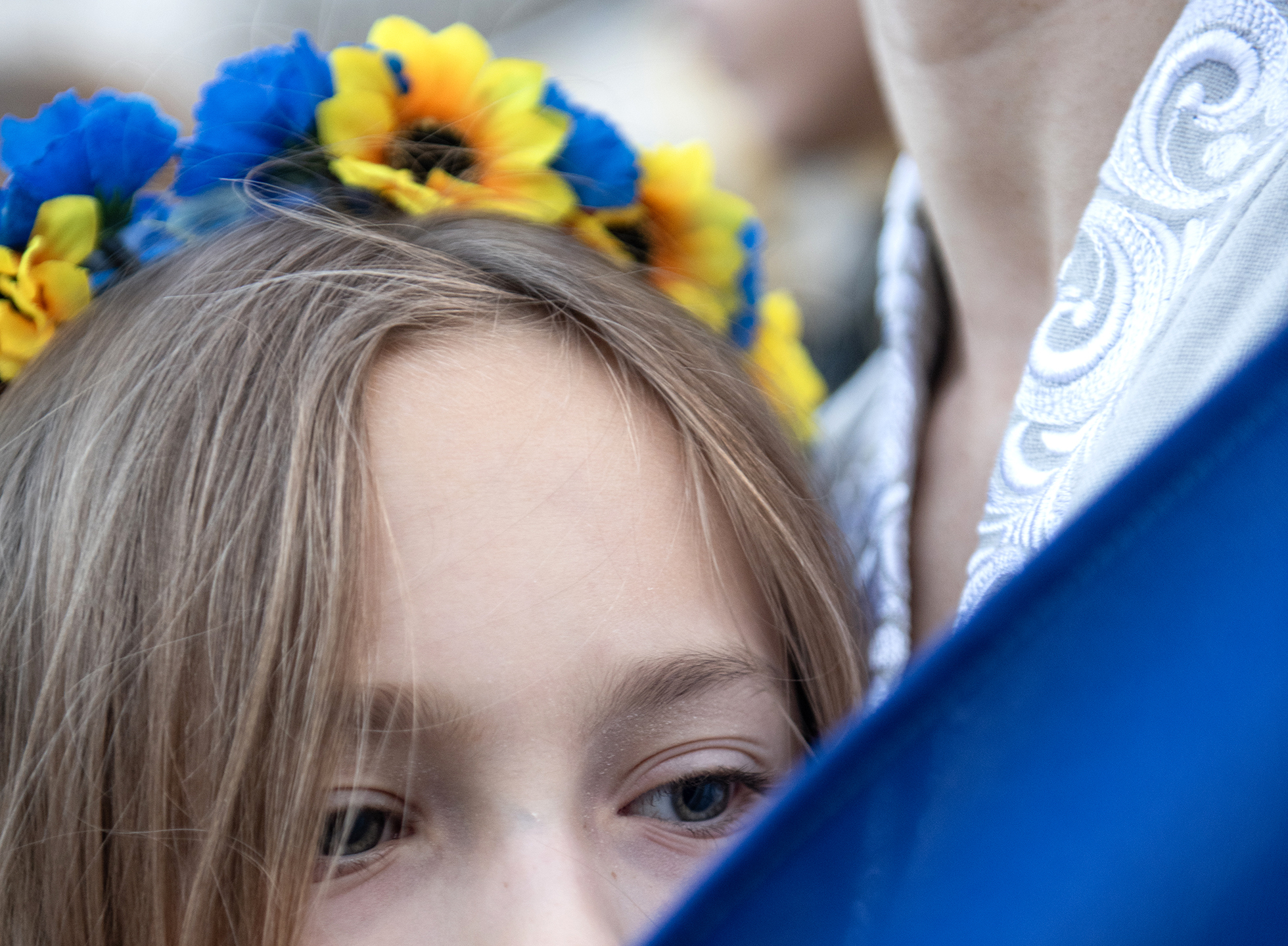 Δύο χρόνια από τη ρωσική εισβολή στην Ουκρανία: Φωτορεπορτάζ από την ειρηνική πορεία υποστήριξης της Ουκρανίας στην Αθήνα
