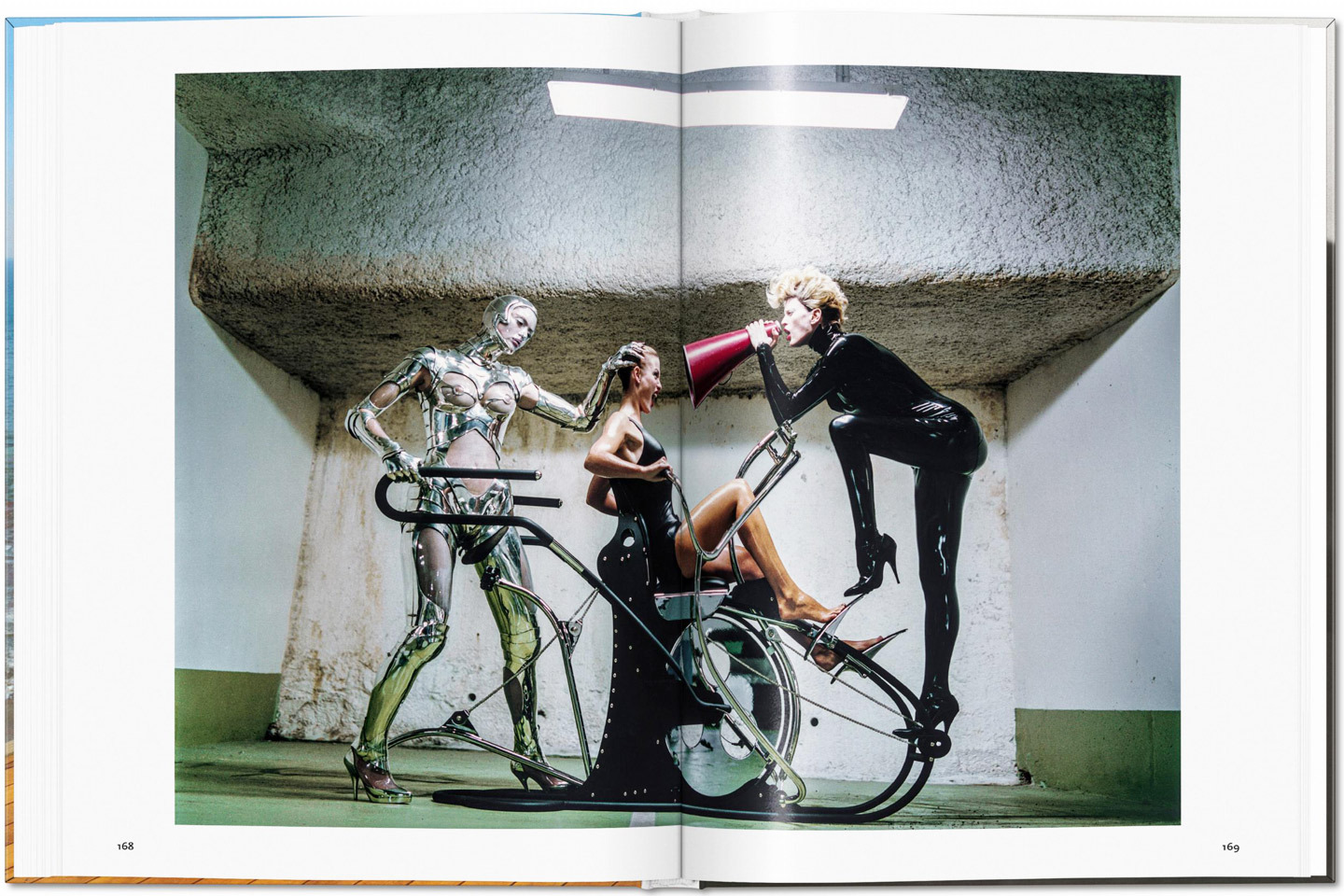 Το νέο λεύκωμα της Taschen για τον Ηelmut Newton