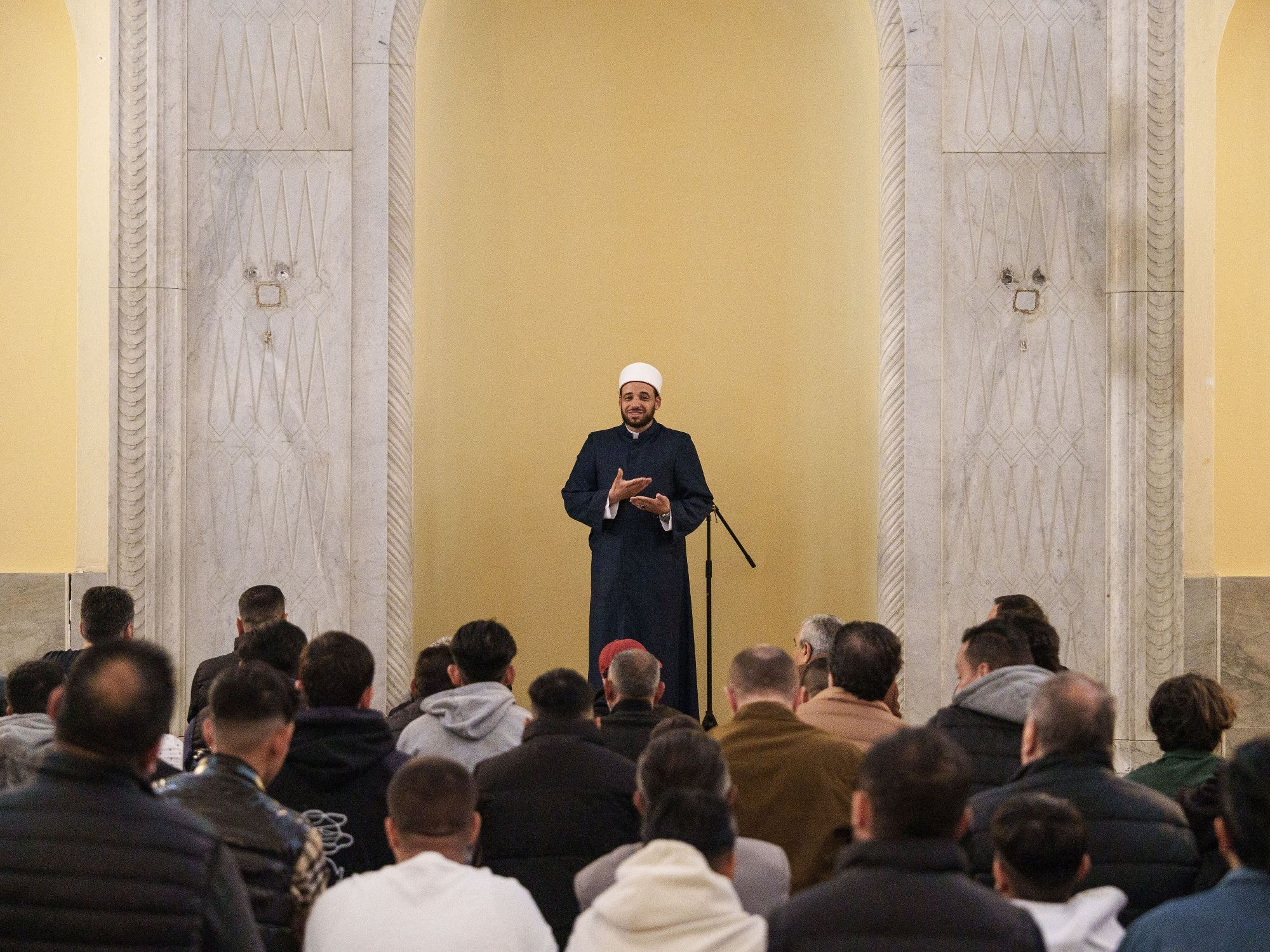 Προσευχή μουσουλμάνων για τον εορτασμό της Λύσης της Νηστείας του Ραμαζανίου (Εΐντ αλ-Φιτρ) στο Γενί Τζαμί της Θεσσαλονίκης