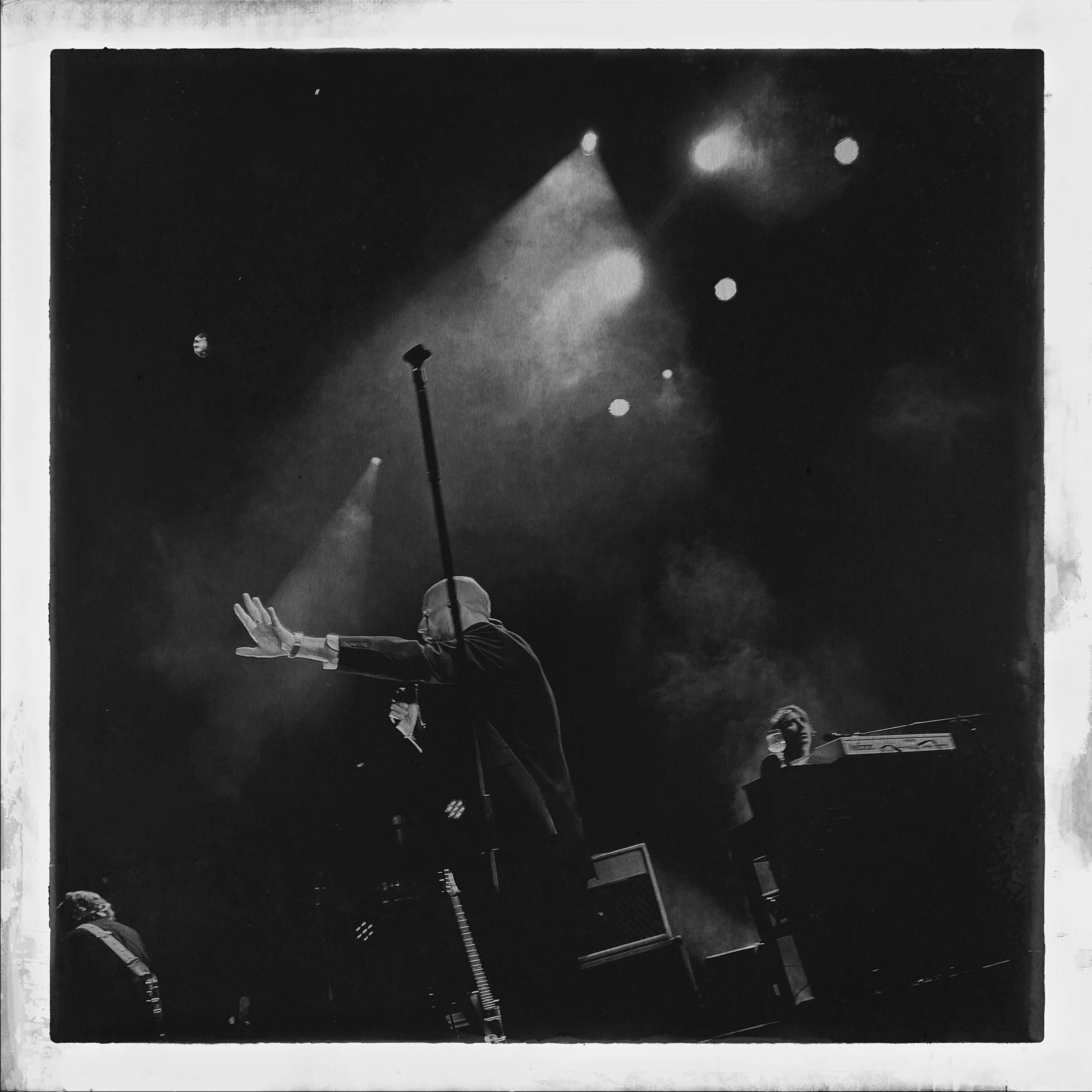 Sivert Høyem: Ανταπόκριση από τη συναυλία στο Floyd σε 30 εικόνες του φωτογράφου Πέτρου Νικόλτσου