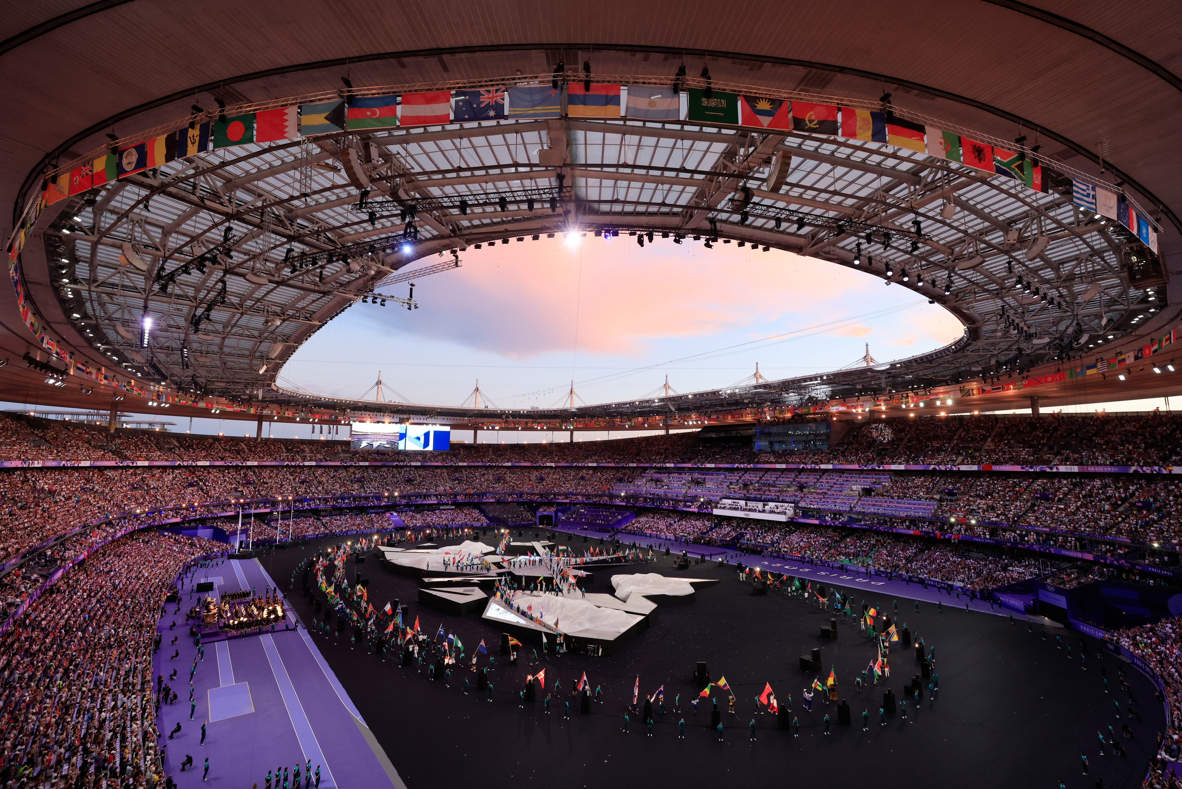 Ολυμπιακοί Αγώνες 2024: Οι καλύτερες εικόνες από την Τελετή Λήξης στο Παρίσι